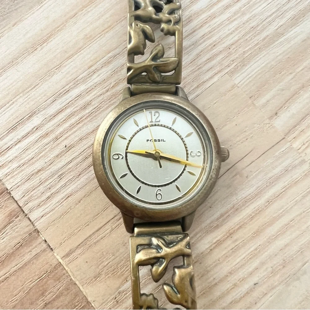Vintage Fossil ladies woodland creatures black leather watch NEW BATTERY